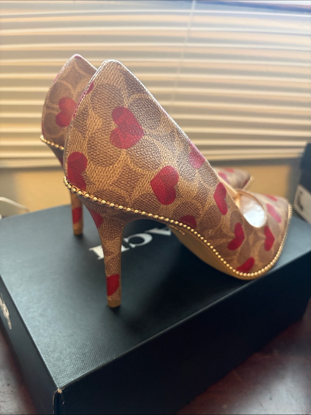 Coach Waverly Valentines 10B Pump with Red Heart Print - Picture 5 of 5